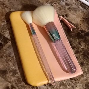 Makeup Brushes wakeup bag included ♥️
